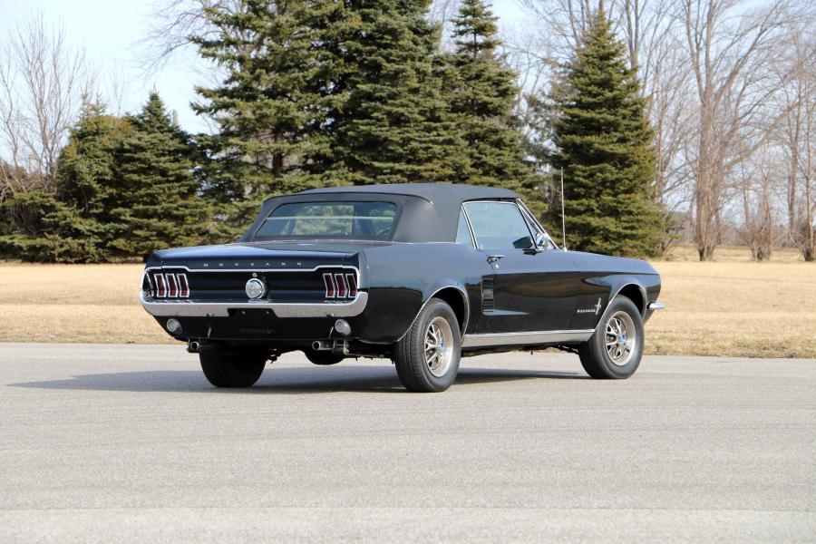  Ford Mustang Convertible 1967 года  (фото 3 из 44)